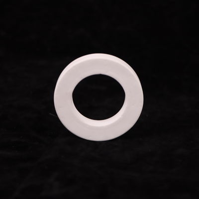 8.9 X 10-6/K Θερμική επέκταση Λευκή κεραμική οξειδίου του αλουμινίου με απόδοση και διηλεκτρική σταθερά 9.6