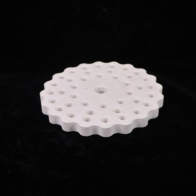 Θερμική αγωγιμότητα 3,5 έως 4,5 βατ ανά μέτρο Κέλβιν Πολυλίτη κεραμική με συντελεστή θερμικής διαστολής 4,5 έως 5,5 φορές 10 προς το μείον 6 ανά Κέλβιν και πορώστια κάτω του 15 τοις εκατό