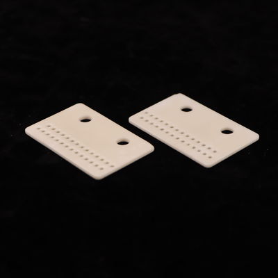 8.9 X 10-6/K Θερμική επέκταση κεραμικής οξειδίου του αλουμινίου για ανθεκτικές και ισχυρές εφαρμογές