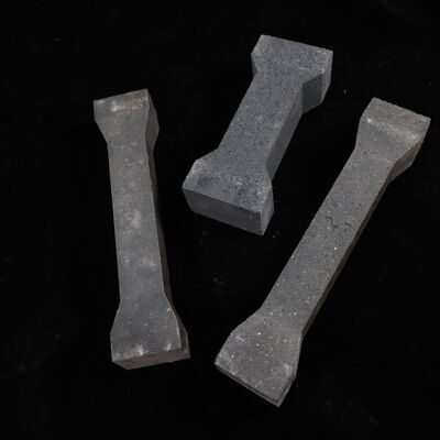 Στήλη από καρβίδιο του πυριτίου υψηλής αντοχής στη διάβρωση, λευκού χρώματος, ιδανική επιλογή υλικού για διαβρωτικά βιομηχανικά περιβάλλοντα