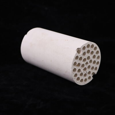 Πυκνότητα 3,75 έως 3,9 γραμμάρια ανά κυβικό εκατοστό Οξείδιο του αλουμινίου Κηραμική Δυνατότητα συμπίεσης πάνω από 3000 MPa Δυνατότητα κάμψης 200 έως 400 MPa