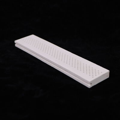 Αντοχή σε θερμικό σοκ 250 Κεραμικό μουλλίτη που προσφέρει διηλεκτρική σταθερά 6 έως 7 και σκληρότητα 7 έως 8 Mohs Ιδανικό για εξαρτήματα ηλεκτρικής μόνωσης