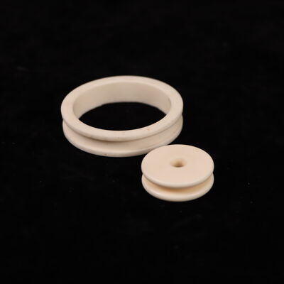 Θερμική διαστολή 8.9 X 10-6 K Κεραμικό οξειδίου του αργιλίου που προσφέρει πυκνότητα 3.75-3.9g cm3 και διηλεκτρική σταθερά 9.6 Ιδανικό για μηχανικά εξαρτήματα