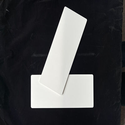 Θερμική αγωγιμότητα 25 έως 35 W ανά mK Κεραμικό υλικό αλουμίνας σχεδιασμένο για ηλεκτρική μόνωση και θερμική διαχείριση